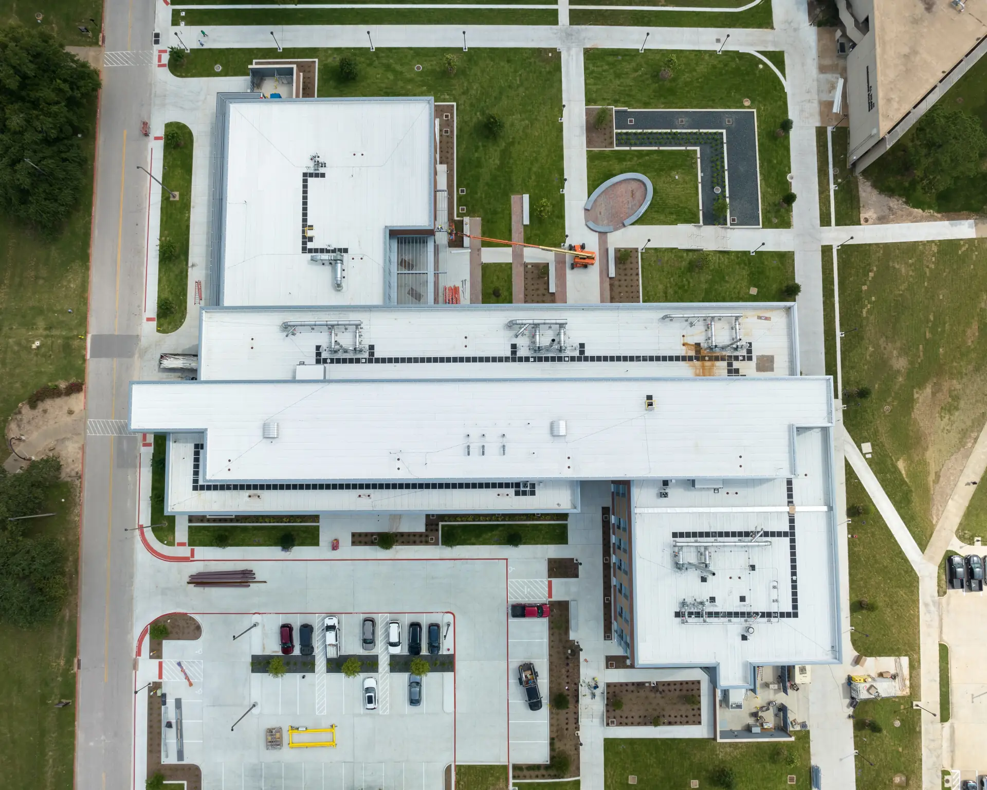 PVAMU Engineering Building roofing project - view 2
