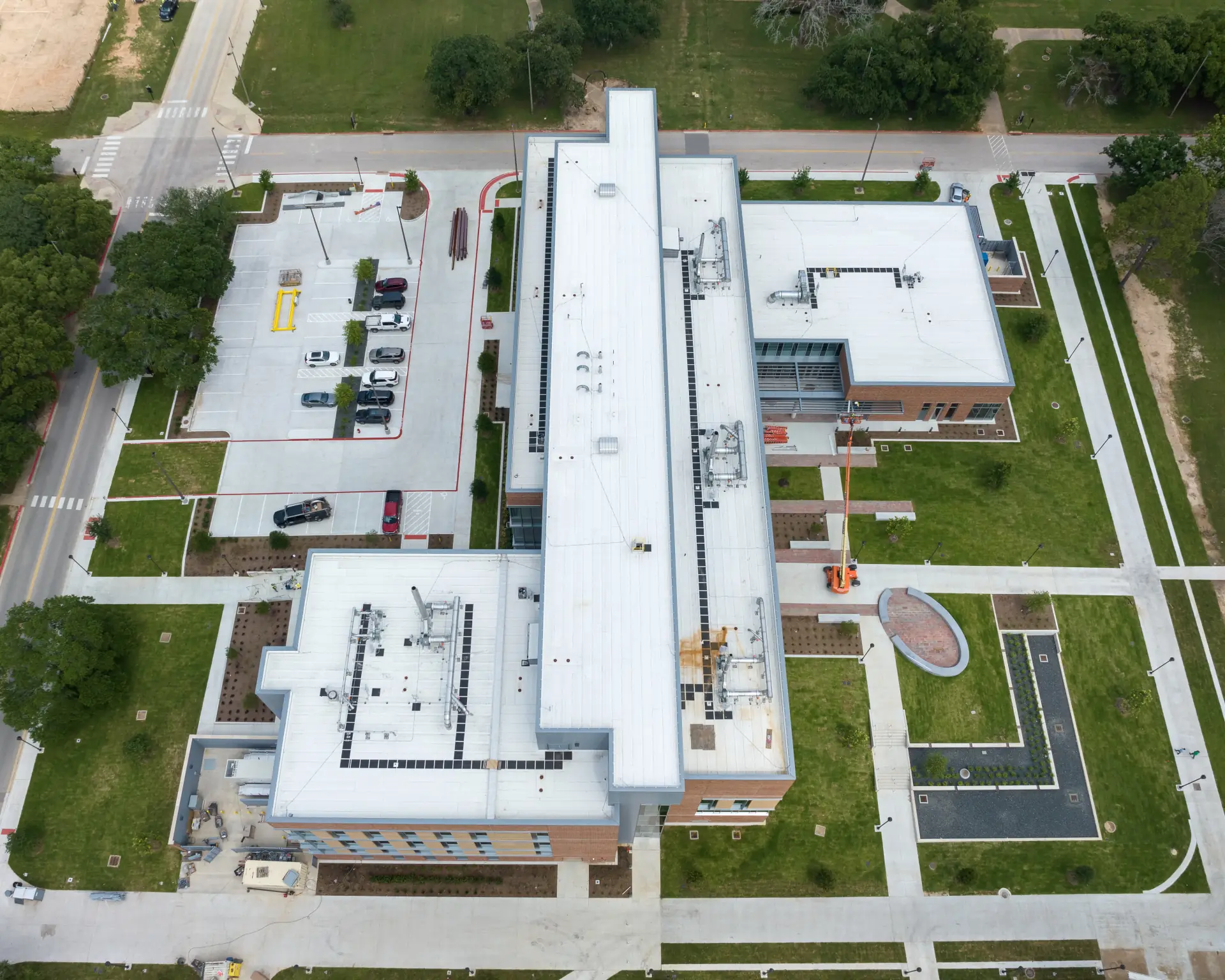 PVAMU Engineering Building roofing project - view 4
